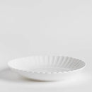 Biely porcelánový hlboký tanier. 