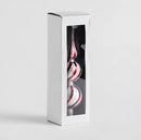 Strieborno červená vianočná ozdoba. 