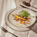 Béžový dezertný tanier.