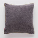 Sivá polyesterová obliečka na vankúš. 