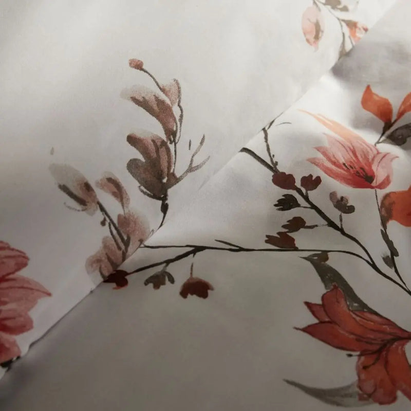 Ružové bavlnené obliečky s kvetovým motívom.