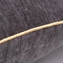 Sivá polyesterová obliečka na vankúš. 