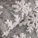 Sivá vianočná deka