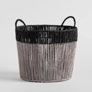 Sivý úložný košík.