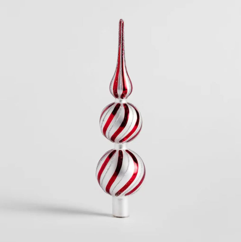 Strieborno červená vianočná ozdoba. 