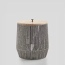 Sivý kôš na bielizeň.