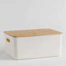 Biely úložný box.