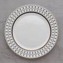 Biely porcelánový plytký tanier.