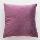 Fialová polyesterová obliečka na vankúš.