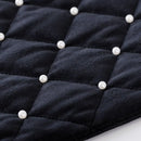 Čierna polyesterová štóla.&nbsp;