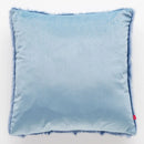 Modrá polyesterová obliečka na vankúš.