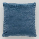 Modrá polyesterová obliečka na vankúš.