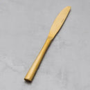 Zlatý nôž z nehrdzavejúcej ocele.