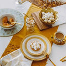 Zlatý nôž z nehrdzavejúcej ocele.