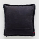 Čierna polyesterová obliečka na vankúš.