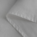 Biely ľanový obrus. 