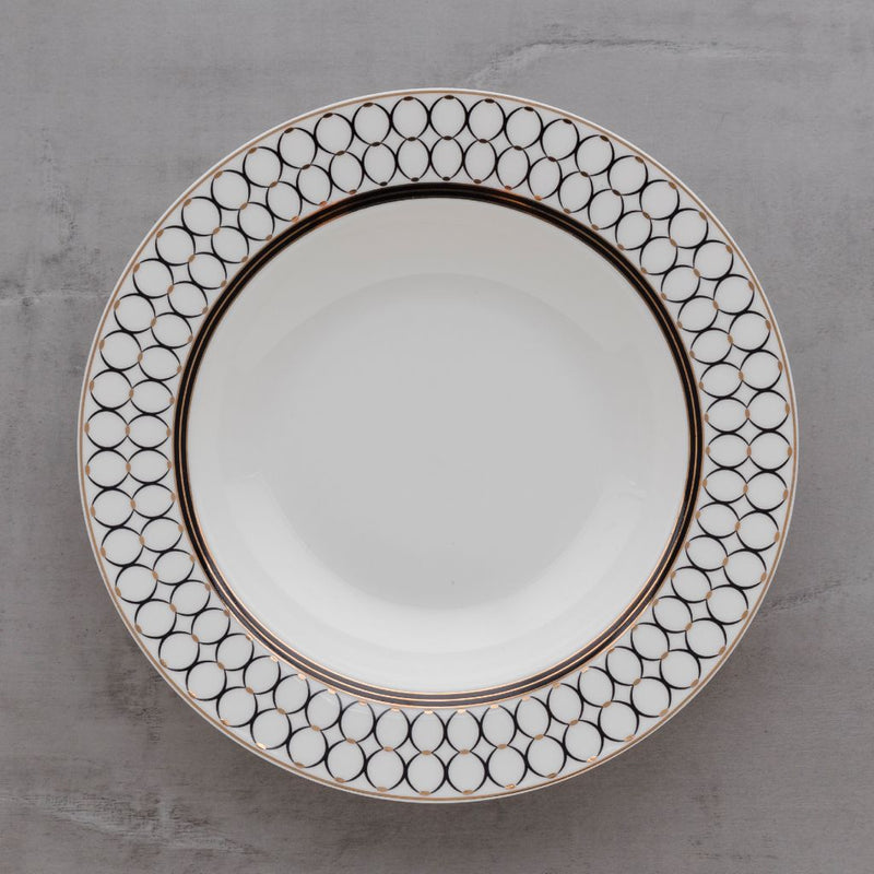 Biely porcelánový hlboký tanier. 