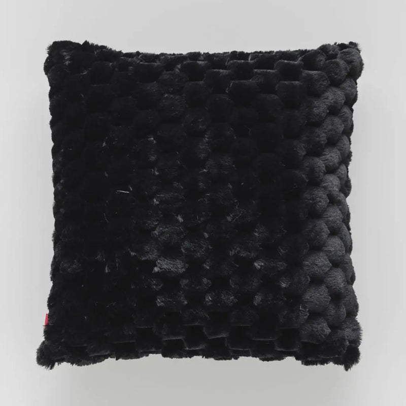 Čierna polyesterová obliečka na vankúš.