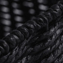 Čierny úložný košík.