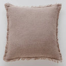 Hnedá obliečka na vankúš z bavlny a polyesteru.