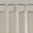Béžový ľanový záves.