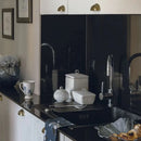 Biela porcelánová cukornička.