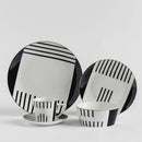 Bielo čierny porcelánový dezertný tanier.